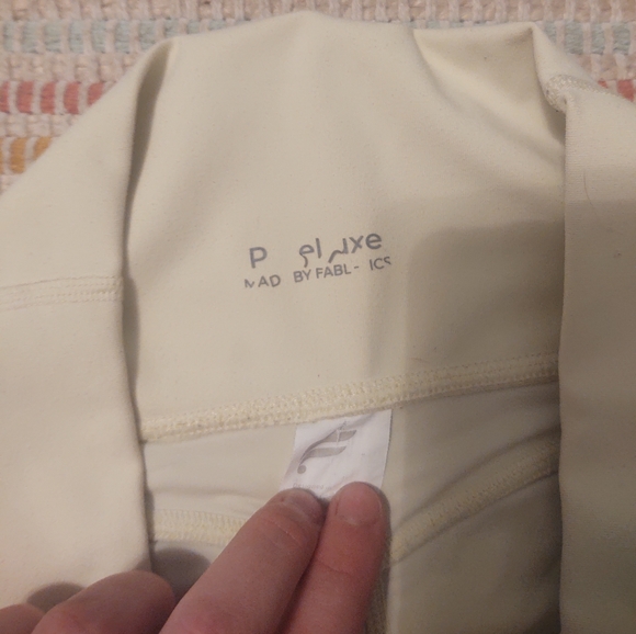 Fabletics yellow bike shorts size M - Picture 8 of 9